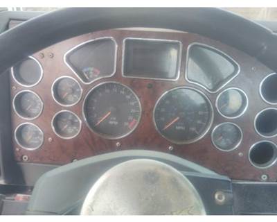 Mack Pinnacle CHU613 Instrument Panel Cluster for a Mack CHU613