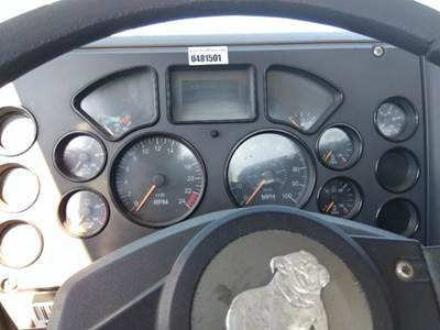 Mack Pinnacle CXP612 Instrument Panel Cluster for a Mack CXP612