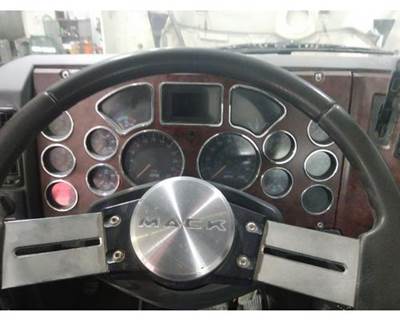 Mack Pinnacle CXP613 Instrument Panel Cluster for a Mack CXP613