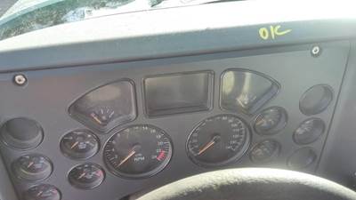 Mack Pinnacle CXU612 Instrument Panel Cluster for a Mack CXU612