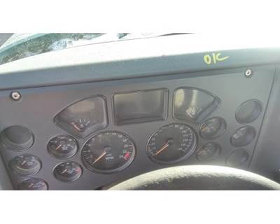 Mack Pinnacle CXU612 Instrument Panel Cluster for a Mack CXU612