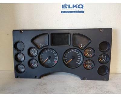Mack Pinnacle CXU612 Instrument Panel Cluster for a Mack CXU612