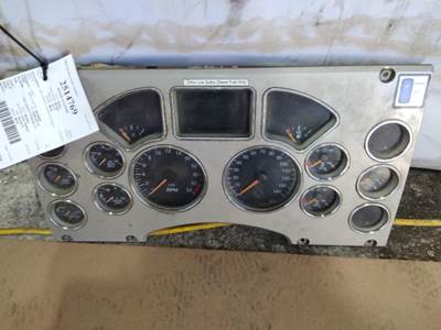 Mack Pinnacle CXU613 Instrument Panel Cluster for a Mack CXU613