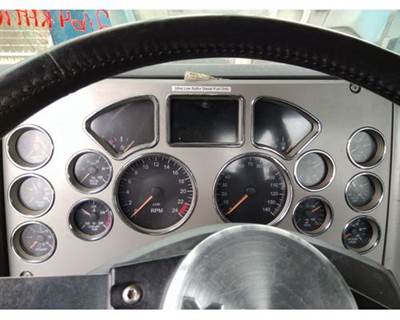Mack Pinnacle CXU613 Instrument Panel Cluster for a Mack CXU613