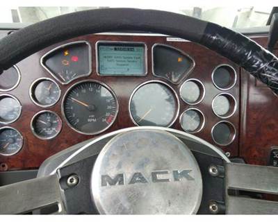 Mack Pinnacle CXU613 Instrument Panel Cluster for a Mack CXU613