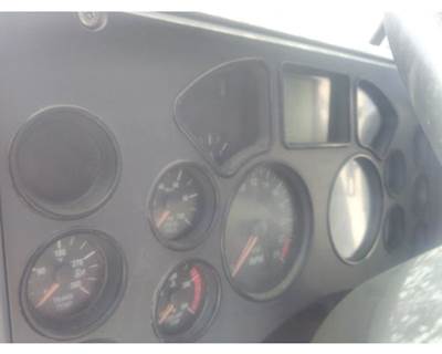 Mack Pinnacle CXU613 Instrument Panel Cluster for a Mack CXU613