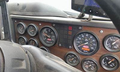 Peterbilt 320 Instrument Panel Cluster