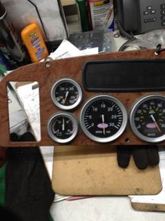 Peterbilt 387 Instrument Panel Cluster