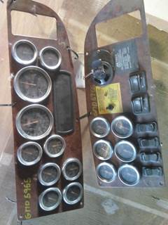 Peterbilt 387 Instrument Panel Cluster