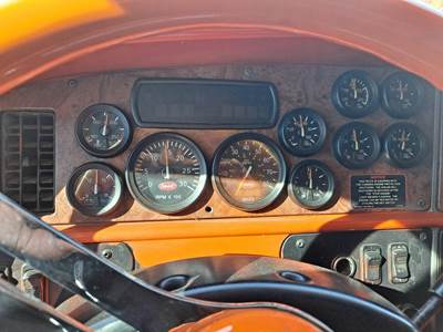 Peterbilt 387 Instrument Panel Cluster