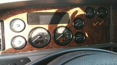 Peterbilt 387 Instrument Panel Cluster