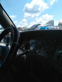 Peterbilt 387 Instrument Panel Cluster