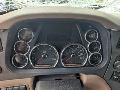 Peterbilt 579 Instrument Panel Cluster