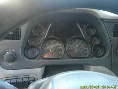 Peterbilt 579 Instrument Panel Cluster