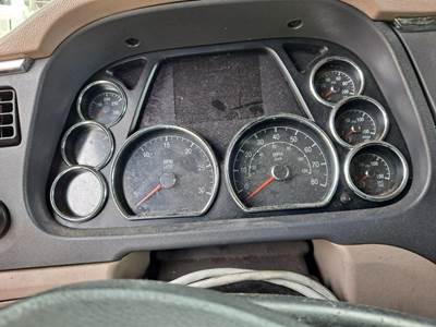 Peterbilt 579 Instrument Panel Cluster