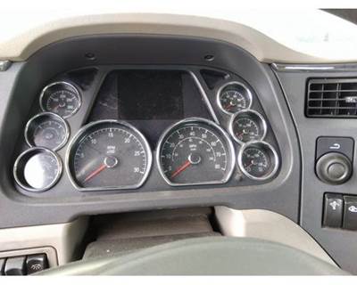 Peterbilt 579 Instrument Panel Cluster