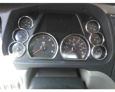 Peterbilt 579 Instrument Panel Cluster