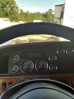 Peterbilt 587 Instrument Panel Cluster