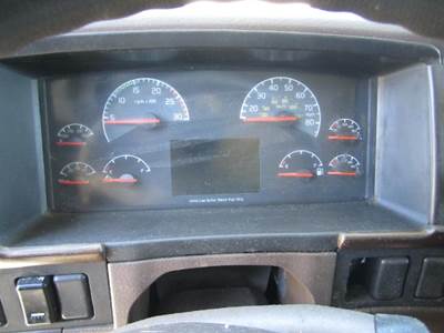 Volvo VNL Instrument Panel Cluster