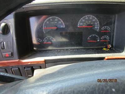Volvo VNL Instrument Panel Cluster