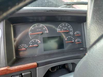 Volvo VNL Instrument Panel Cluster