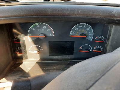 Volvo VNL Instrument Panel Cluster