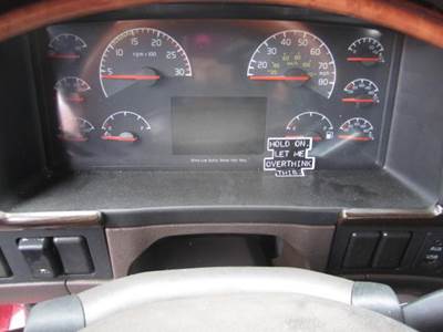 Volvo VNL Instrument Panel Cluster