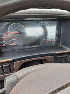 Volvo VNL Instrument Panel Cluster