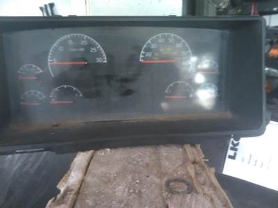 Volvo VNL Instrument Panel Cluster