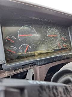 Volvo VNL Instrument Panel Cluster