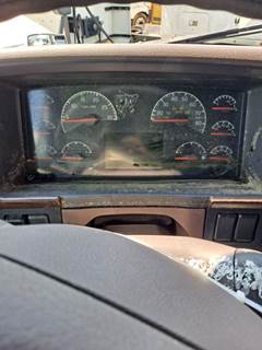 Volvo VNL Instrument Panel Cluster