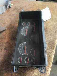 Volvo VNL Instrument Panel Cluster