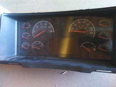 Volvo VNL Instrument Panel Cluster