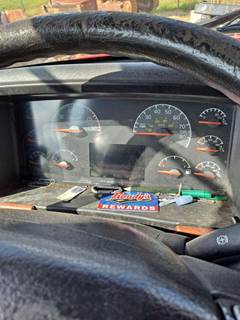 Volvo VNL Instrument Panel Cluster