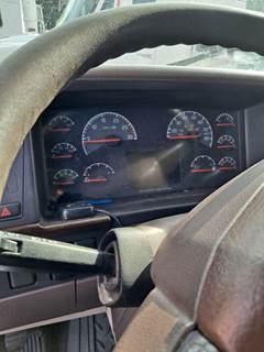 Volvo VNL Instrument Panel Cluster