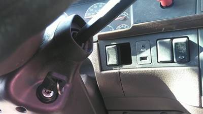 Volvo VNL Instrument Panel Cluster