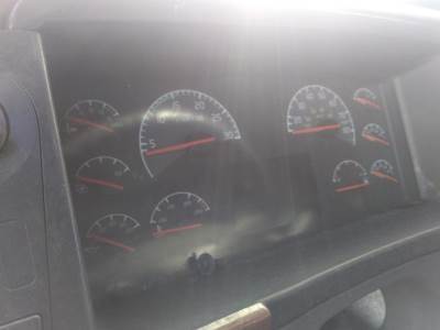 Volvo VNL Instrument Panel Cluster