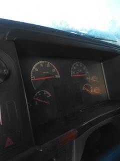 Volvo VNL Instrument Panel Cluster