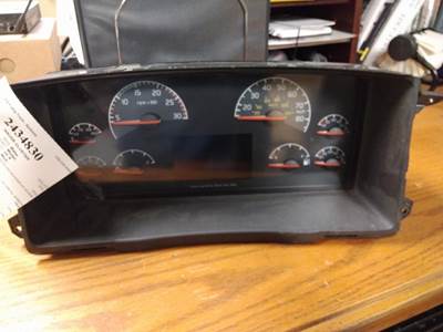 Volvo VNL Instrument Panel Cluster