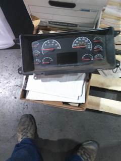 Volvo VNL Instrument Panel Cluster