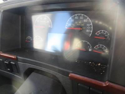 Volvo VNL Instrument Panel Cluster