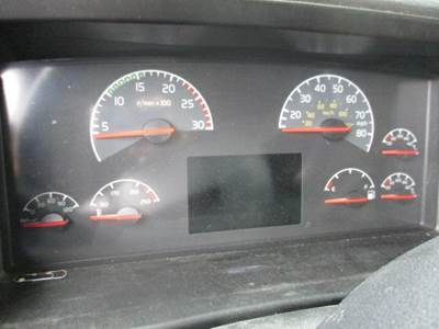 Volvo VNL Instrument Panel Cluster