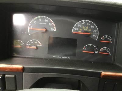 Volvo VNL Instrument Panel Cluster