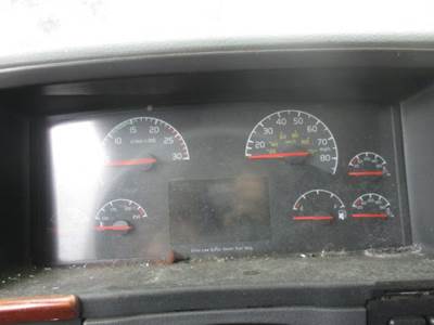 Volvo VNL Instrument Panel Cluster