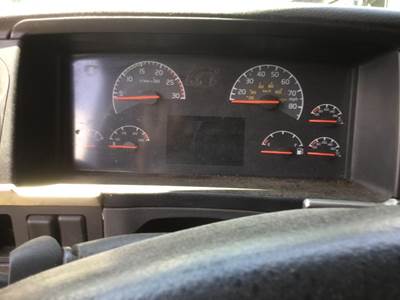 Volvo VNL Instrument Panel Cluster