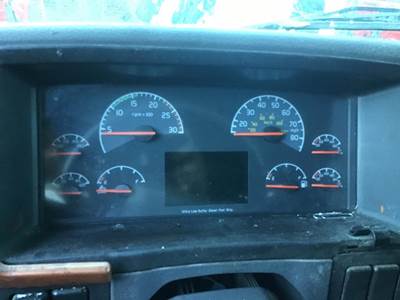 Volvo VNL Instrument Panel Cluster