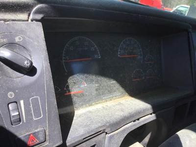 Volvo VNL Instrument Panel Cluster