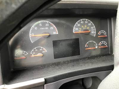 Volvo VNL Instrument Panel Cluster