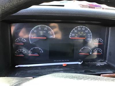 Volvo VNL Instrument Panel Cluster