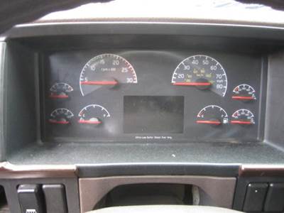 Volvo VNL Instrument Panel Cluster